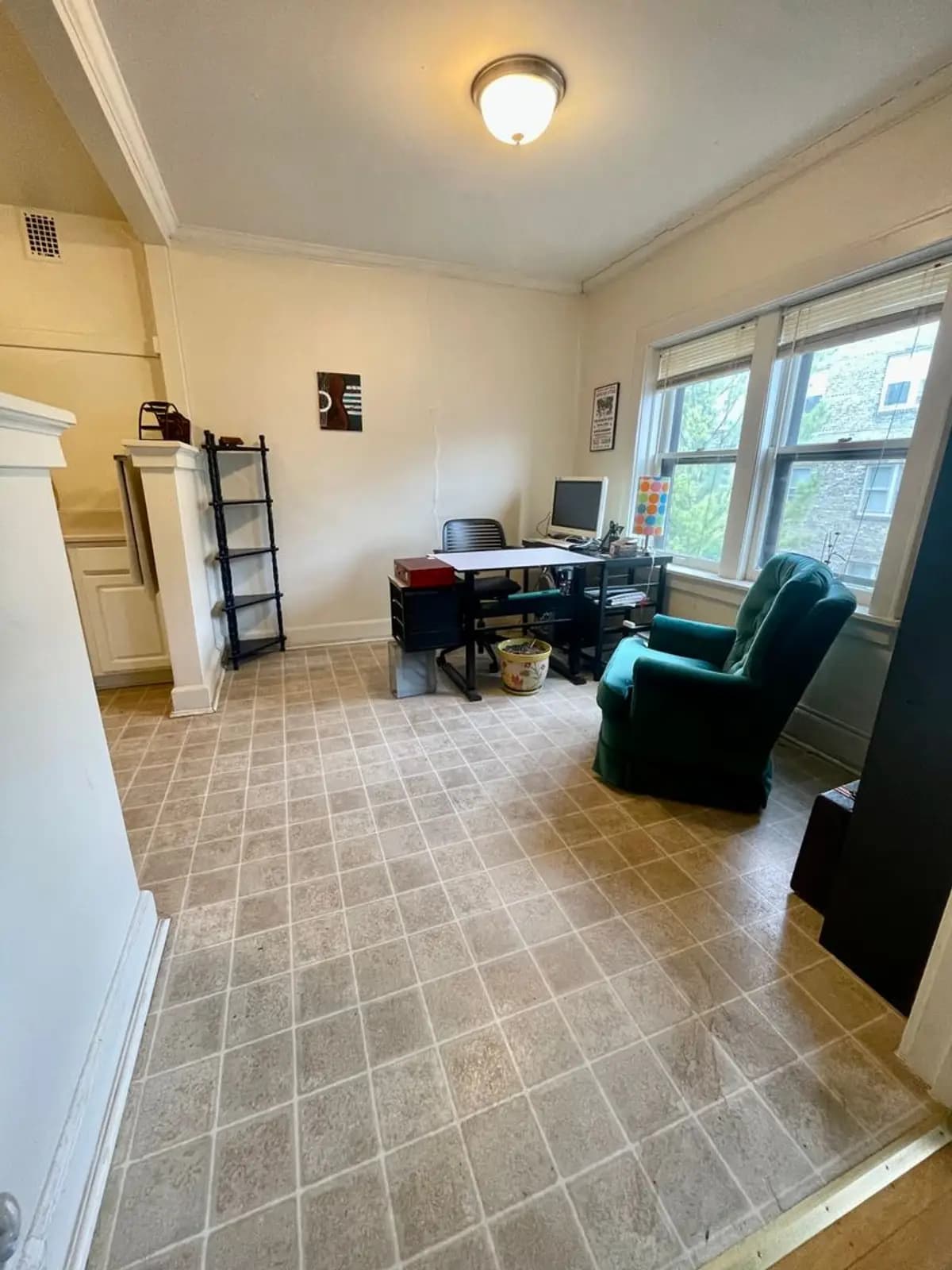 Milwaukee apartments for rent - Property image - 1812 E Belleview - 2