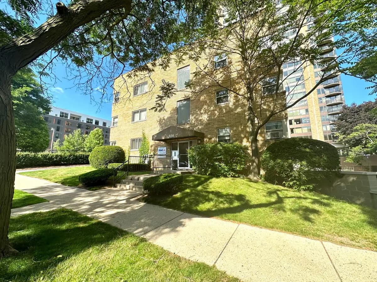 1029 E Knapp St # 602 - undefined - 19