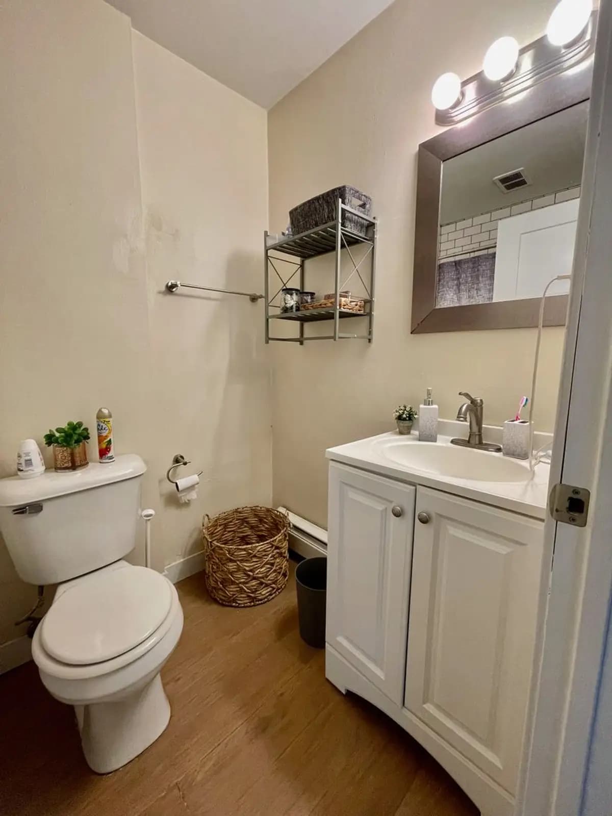 1535 N. Van Buren St. #202 - undefined - 9