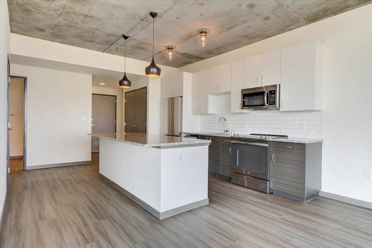 Milwaukee apartments for rent - Property image - Urbanite - 3