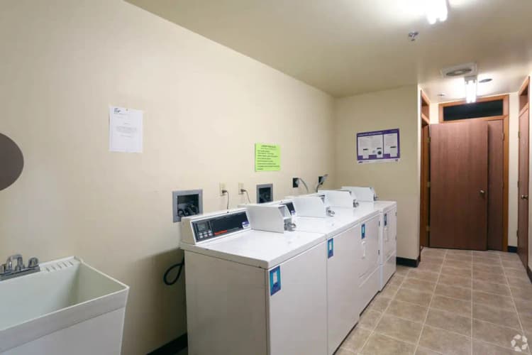 Milwaukee apartments for rent - image - 2524-laundry.jpg