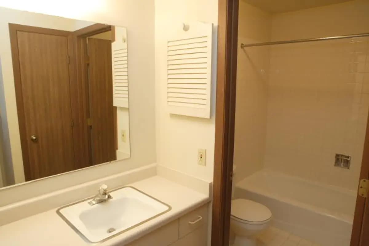 Petretti Apartment (1830 22nd Ave) - Apartment - 4