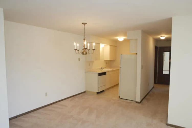 Milwaukee apartments for rent - image - 1830-living.jpg