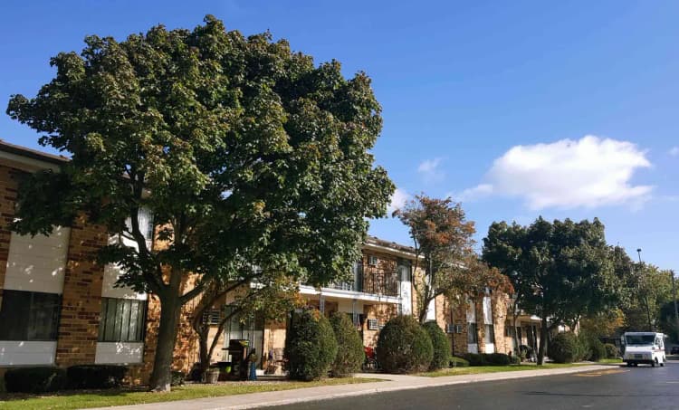 Milwaukee apartments for rent - image - 22nd1840resizescale.jpg