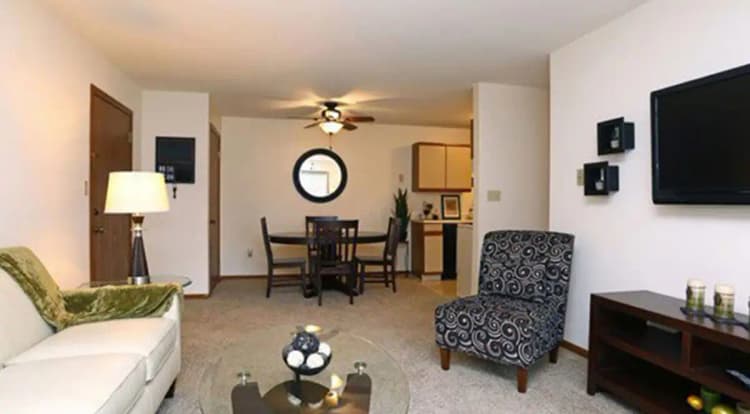 Milwaukee apartments for rent - image - westchester1.png
