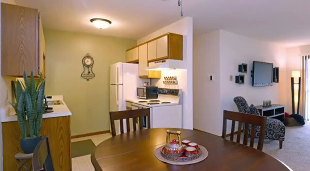 Westchester Apartments - Apartment - 4
