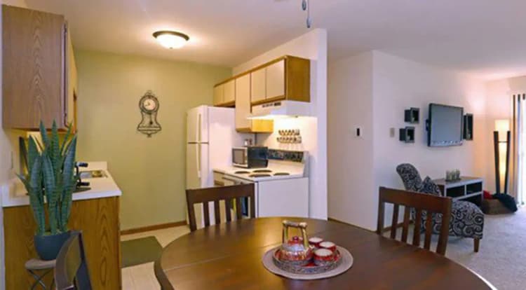 Milwaukee apartments for rent - image - westchester2.png