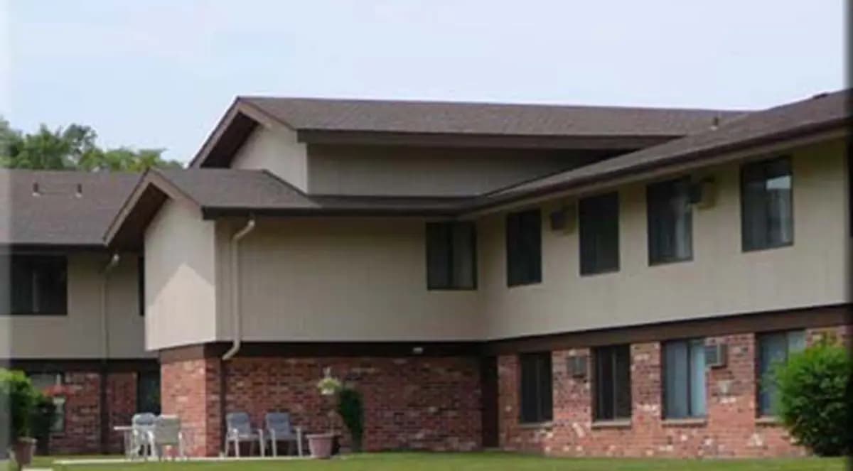 Milwaukee apartments for rent - Property image - Kenosha Gardens - 1