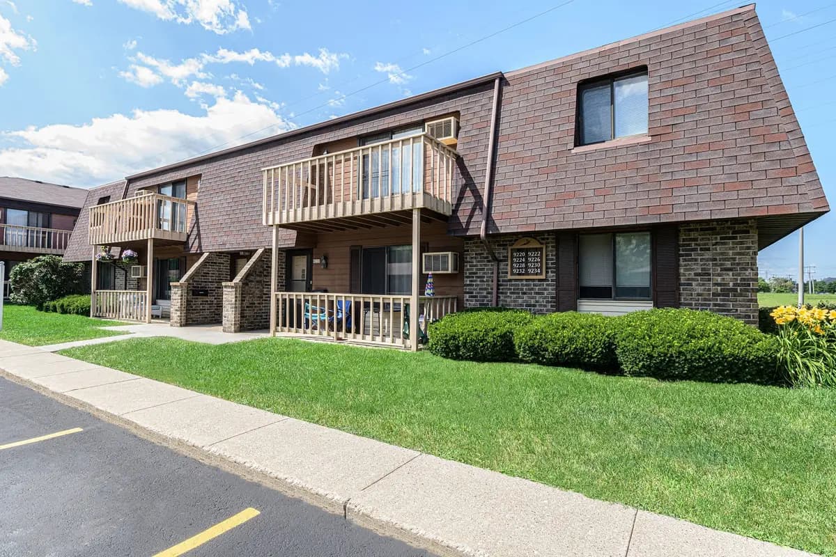 Milwaukee apartments for rent - Property image - Westfield Apartments - 3