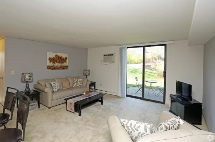 Milwaukee apartments for rent - image - living-room-1.webp