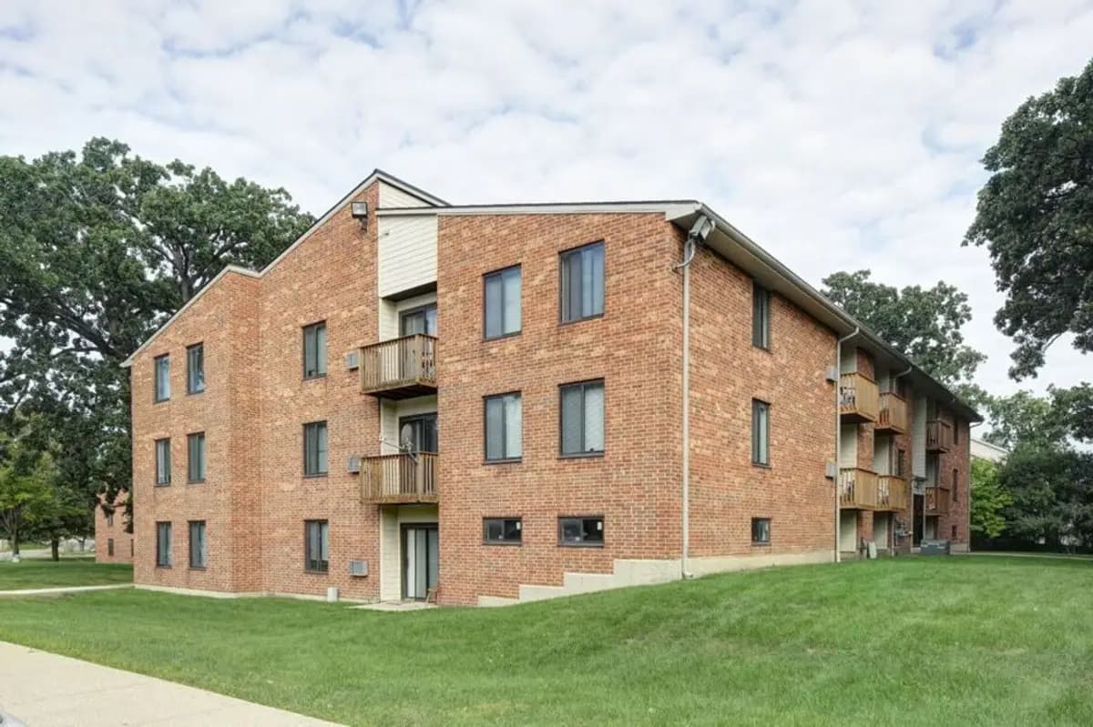 Milwaukee apartments for rent - Property image - Prairie Villa Senior - 3