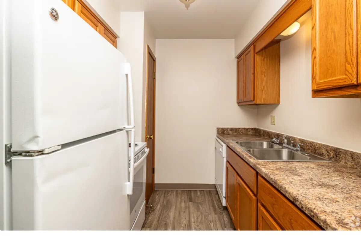 Willowick Apts - Apartment - 11