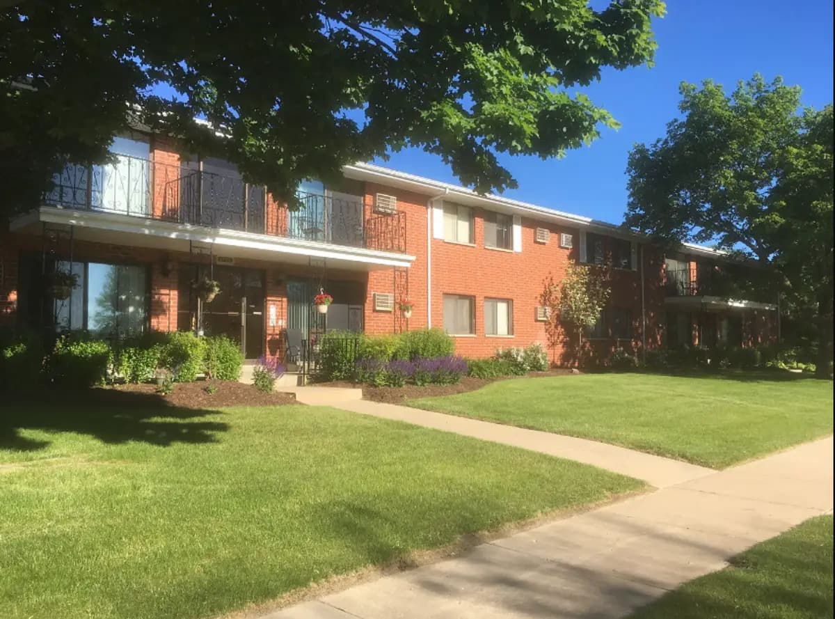 Milwaukee apartments for rent - Property image - 1719 15th Ave - 2
