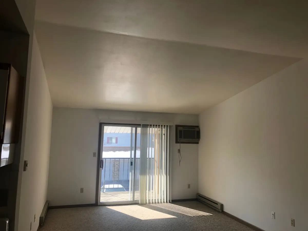 Lakewood Apartments - Apartment - 27