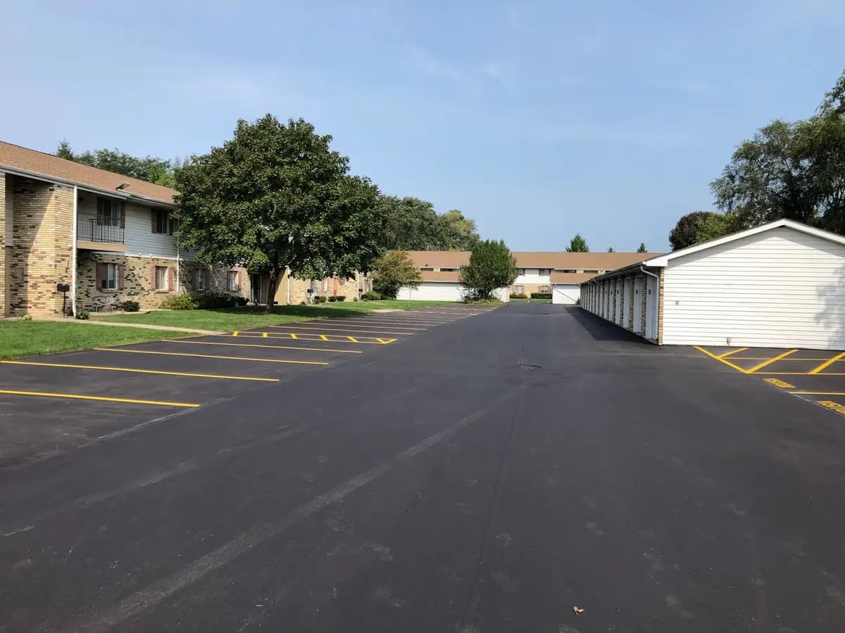 Lakewood Apartments - Apartment - 4