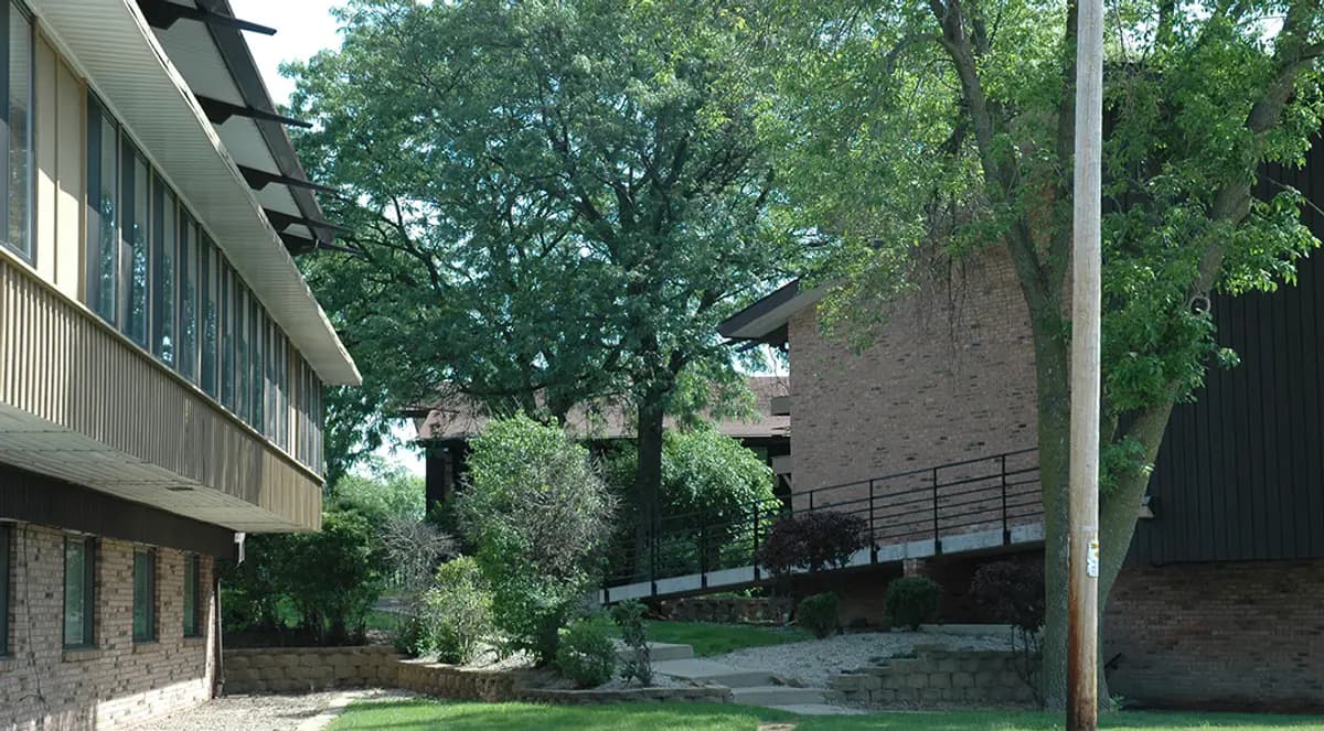 Milwaukee apartments for rent - Property image - Loomis Hills - 3