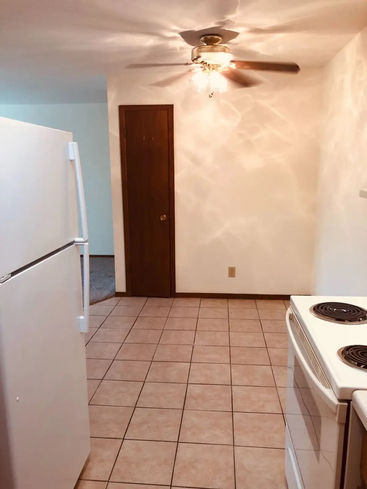 Spruce Court Apartments - Apartment - 9