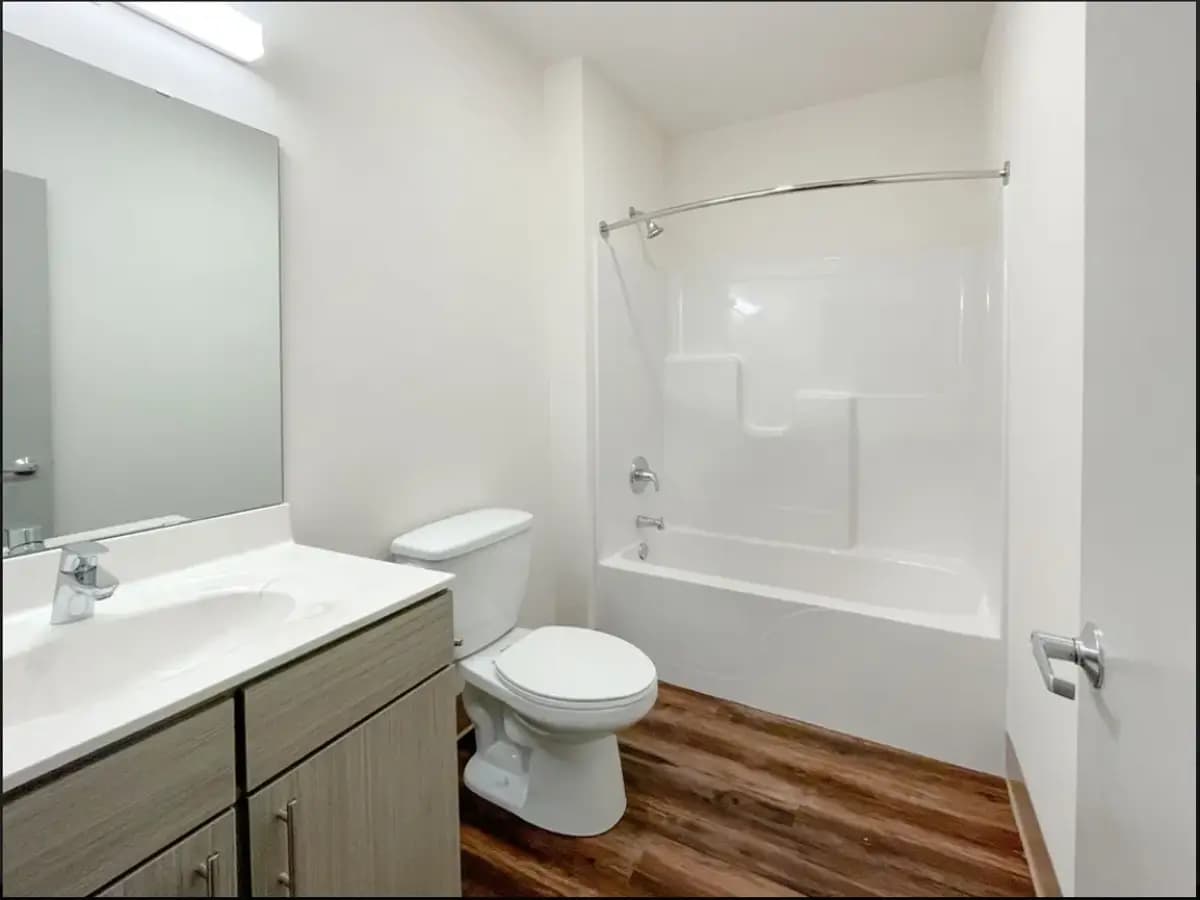 Gateway Lofts - Apartment - 10