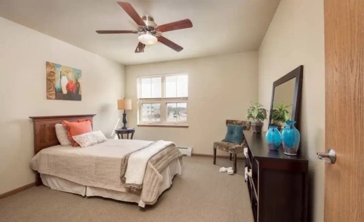 Milwaukee apartments for rent - image - Celebre-Place1-jpg.webp