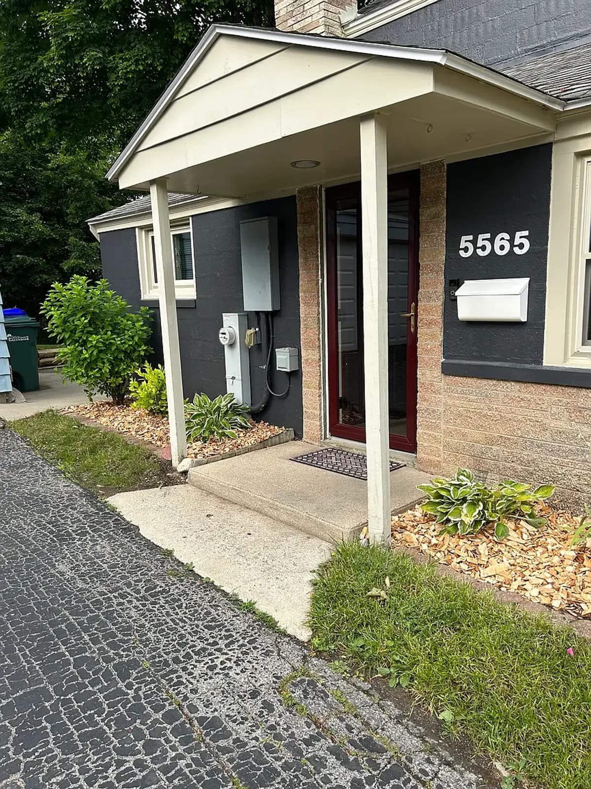 Milwaukee apartments for rent - Property image - 5565 Angle Lane - 2