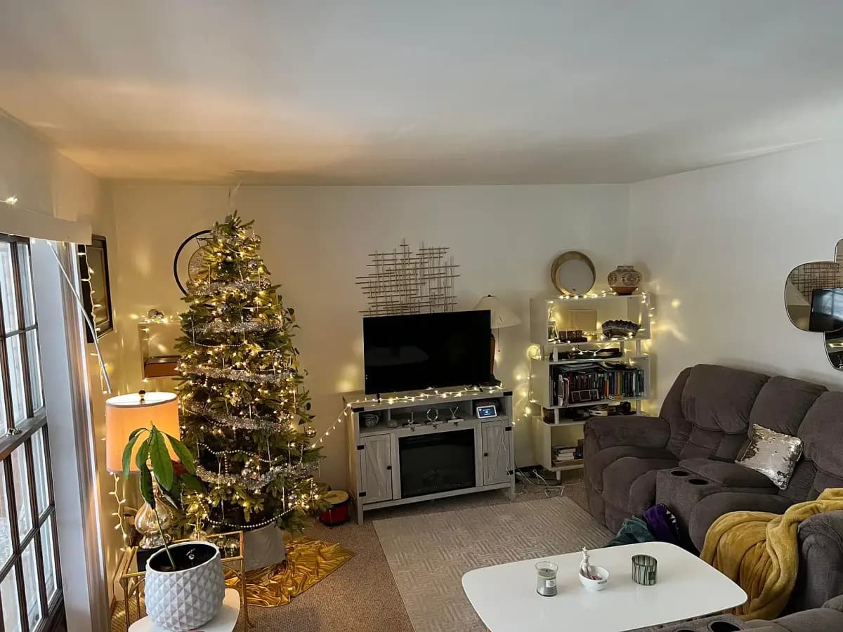 Milwaukee apartments for rent - Property image - 6519 Radburn Lane - 2