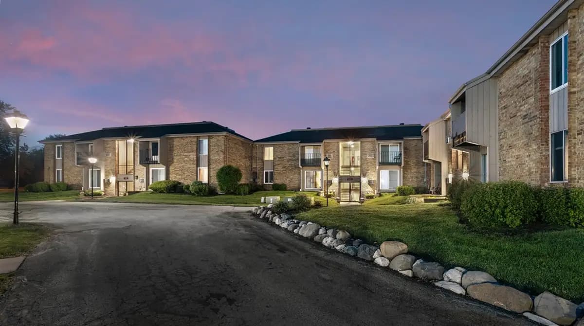  College Square Apartments - Apartment - 5