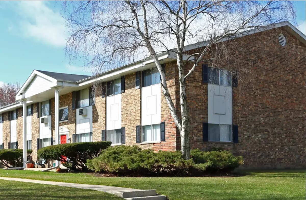 Milwaukee apartments for rent - Property image - Applewood Village Apartments - 1