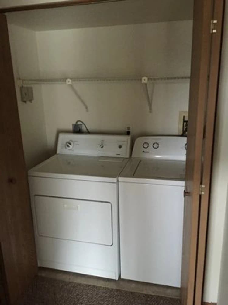 Milwaukee apartments for rent - image - Upper+Lanudry.jpeg