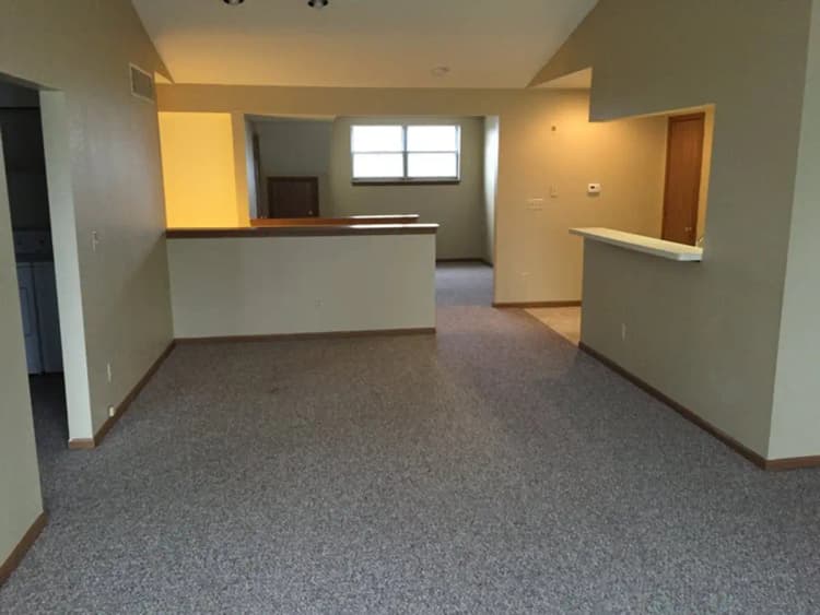 Milwaukee apartments for rent - image - Upper+to+Den2.jpeg