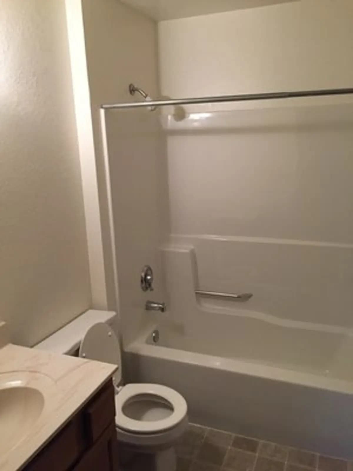 Milwaukee apartments for rent - Property image - Dale Creek Apartments - 2