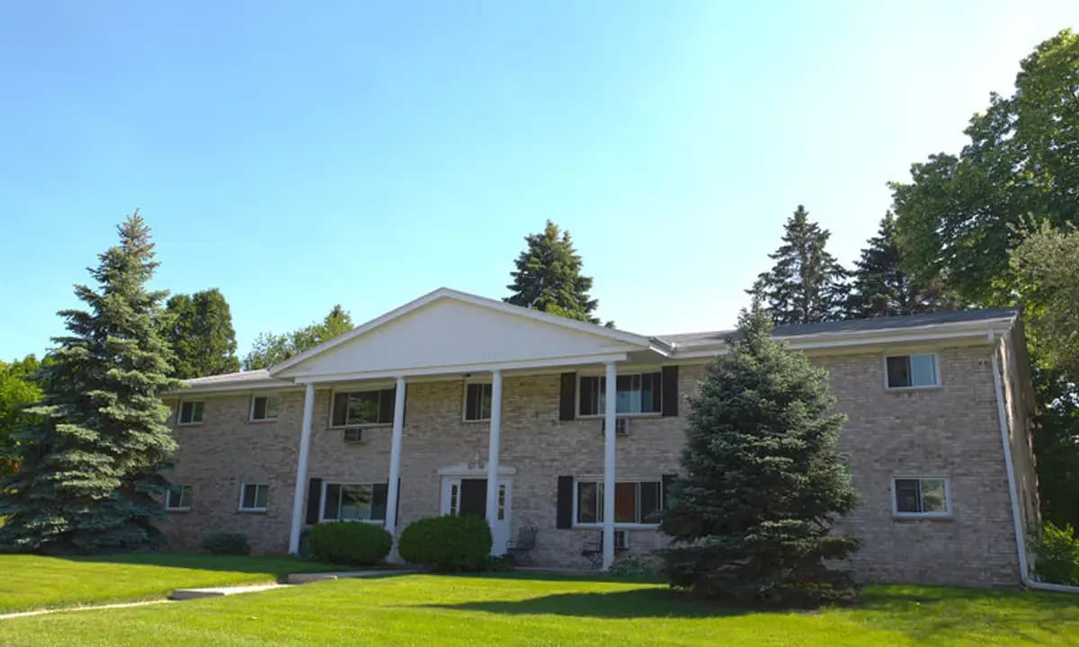 Milwaukee apartments for rent - Property image - Overlook View - 1