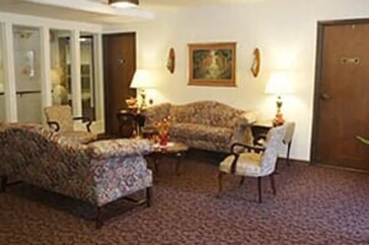 Milwaukee apartments for rent - image - villa-nova-apts-2.jpg