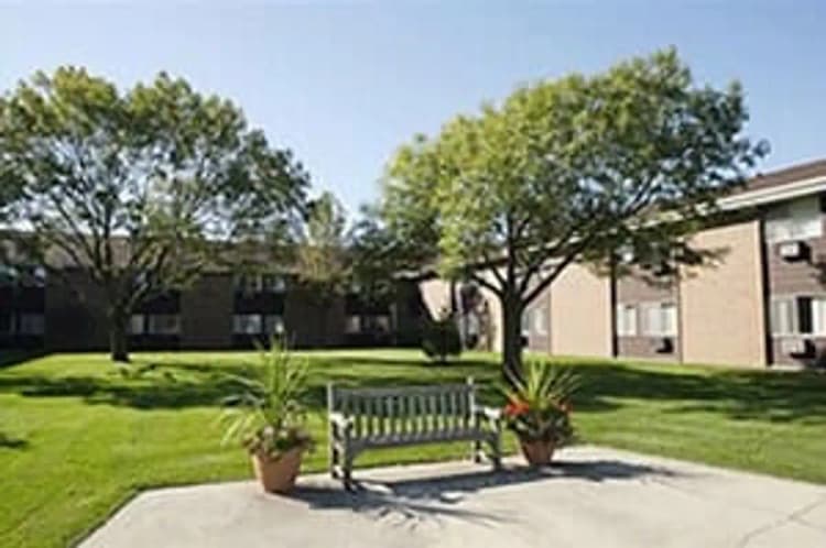 Milwaukee apartments for rent - image - villa-nova-apts-4.jpg