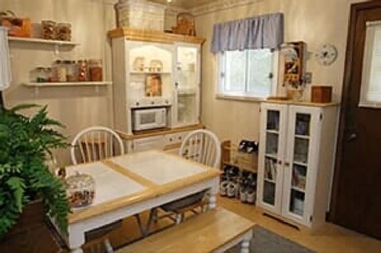 Milwaukee apartments for rent - image - forest-court-3.jpg