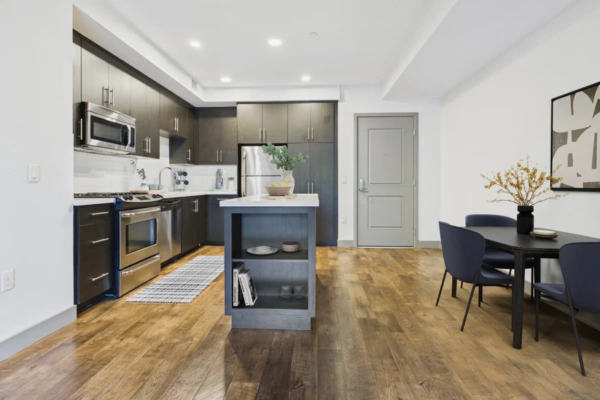 Access Culver City - Apartment - 32
