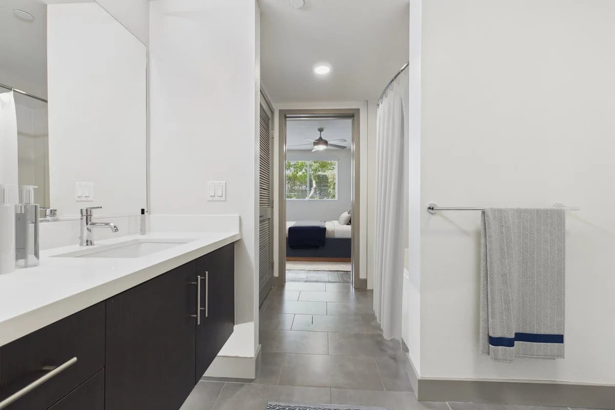 Access Culver City - Apartment - 39