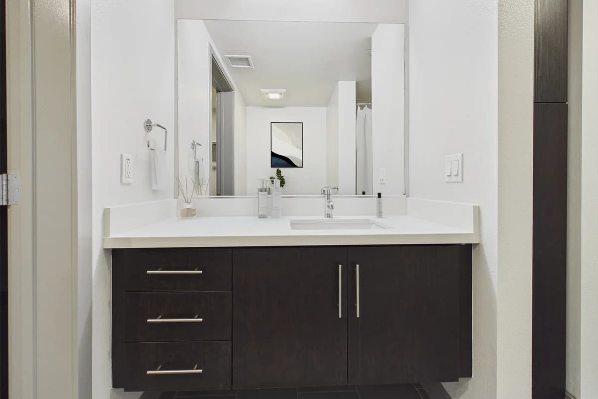 Access Culver City - Apartment - 40
