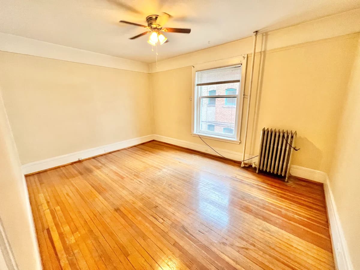 Cross Apartments - Apartment - 123