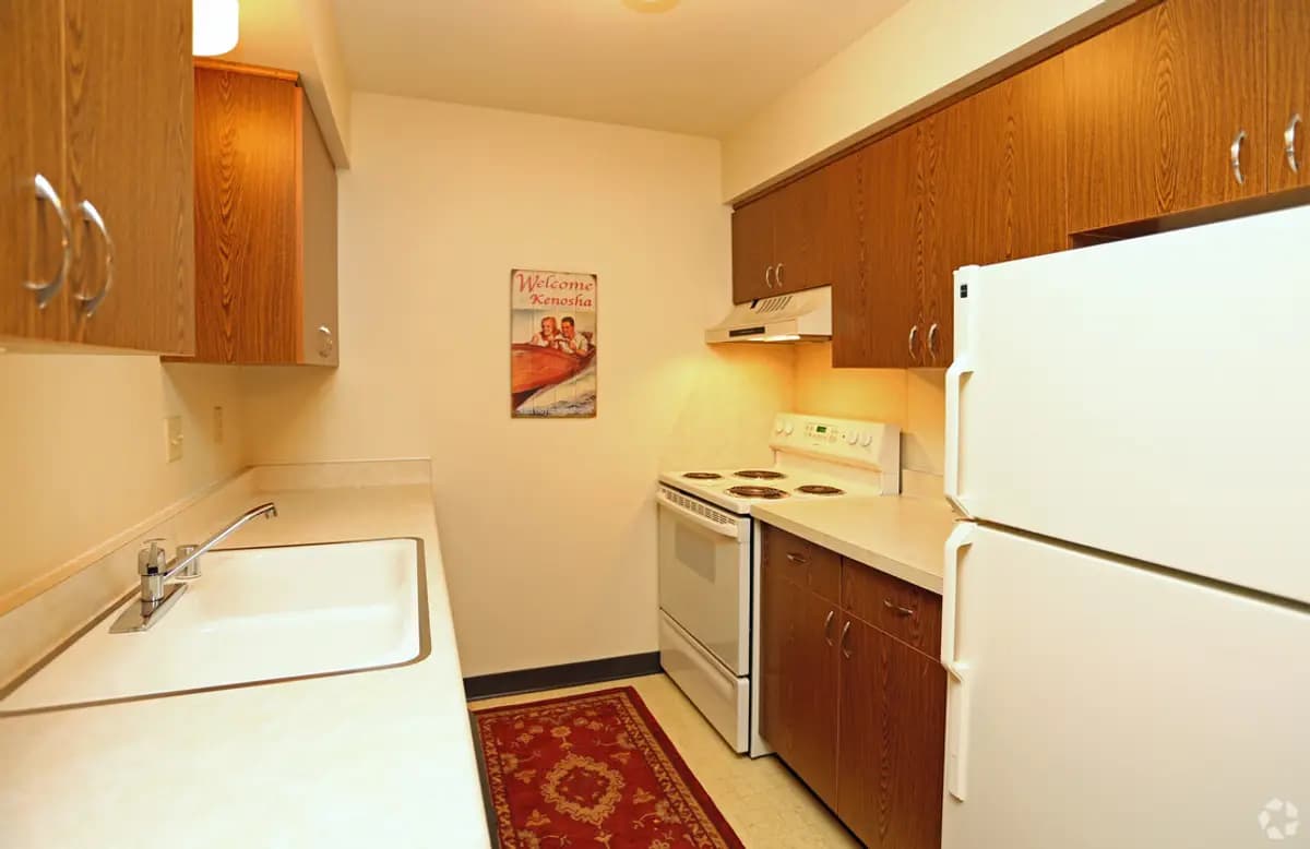 Milwaukee apartments for rent - image - petretti-apartments-kenosha-wi-kitchen.jpg