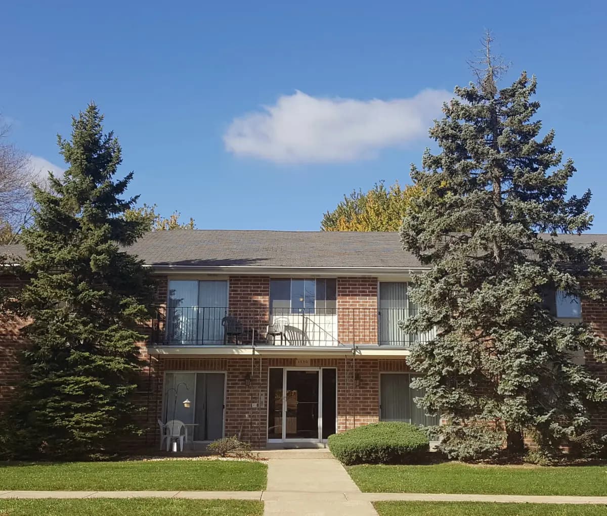Milwaukee apartments for rent - Property image - Petretti Apartments (1550 15th Avenue) - 1