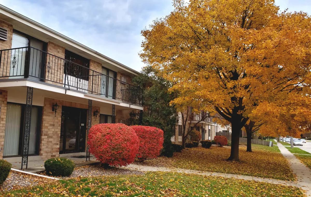 Milwaukee apartments for rent - Property image - Petretti Apartments (1711 Birch Rd) - 1