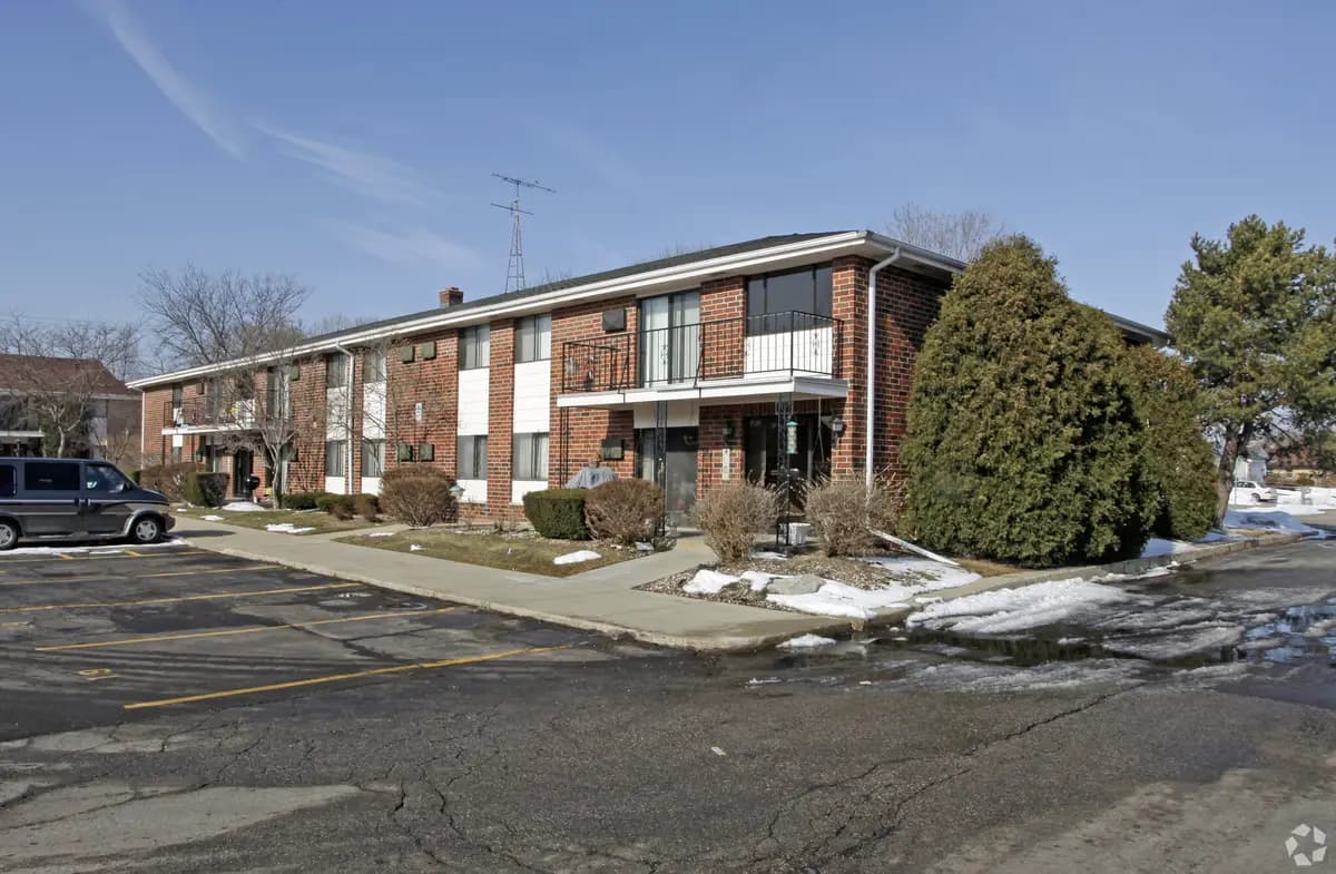 Milwaukee apartments for rent - image - petretti-apartments-kenosha-wi-primary-photo.jpg