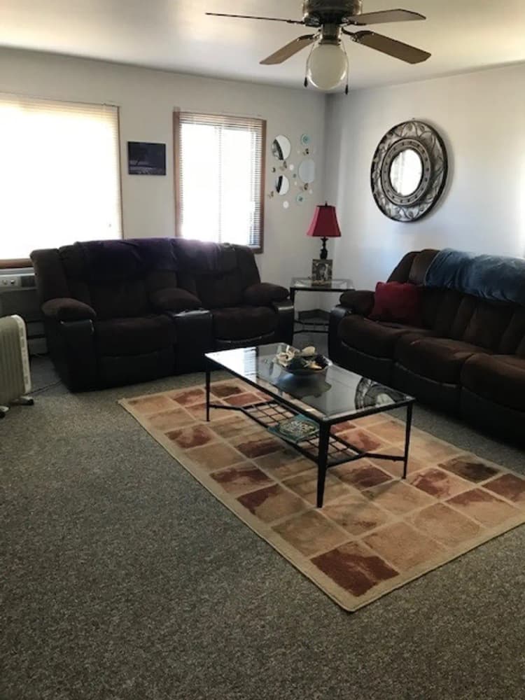 Milwaukee apartments for rent - image - orchard-courts-kenosha-wi-building-photo (9).jpg