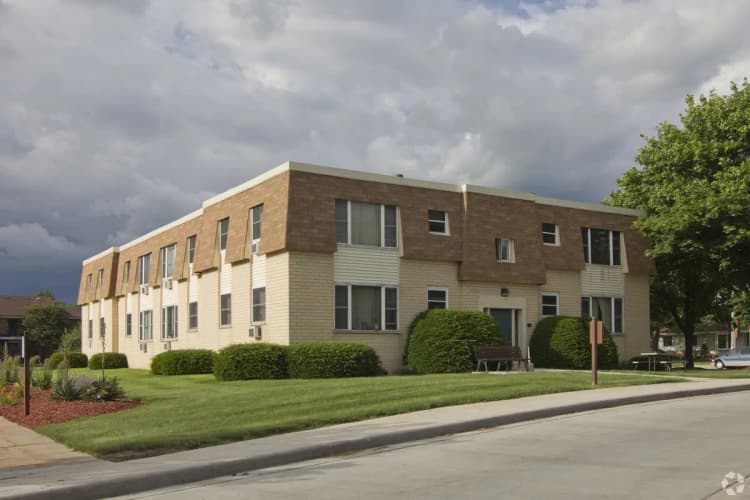Milwaukee apartments for rent - image - saxony-manor-kenosha-wi-building-photo (2).jpg