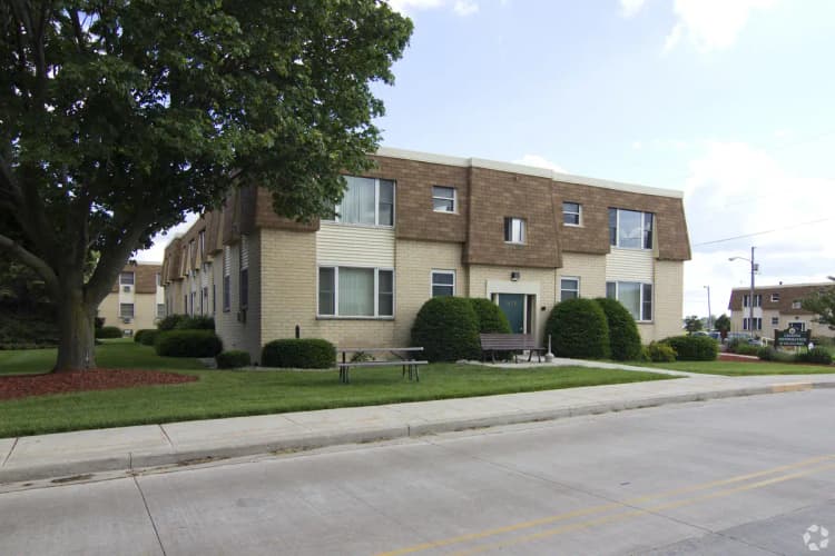 Milwaukee apartments for rent - image - saxony-manor-kenosha-wi-primary-photo.jpg