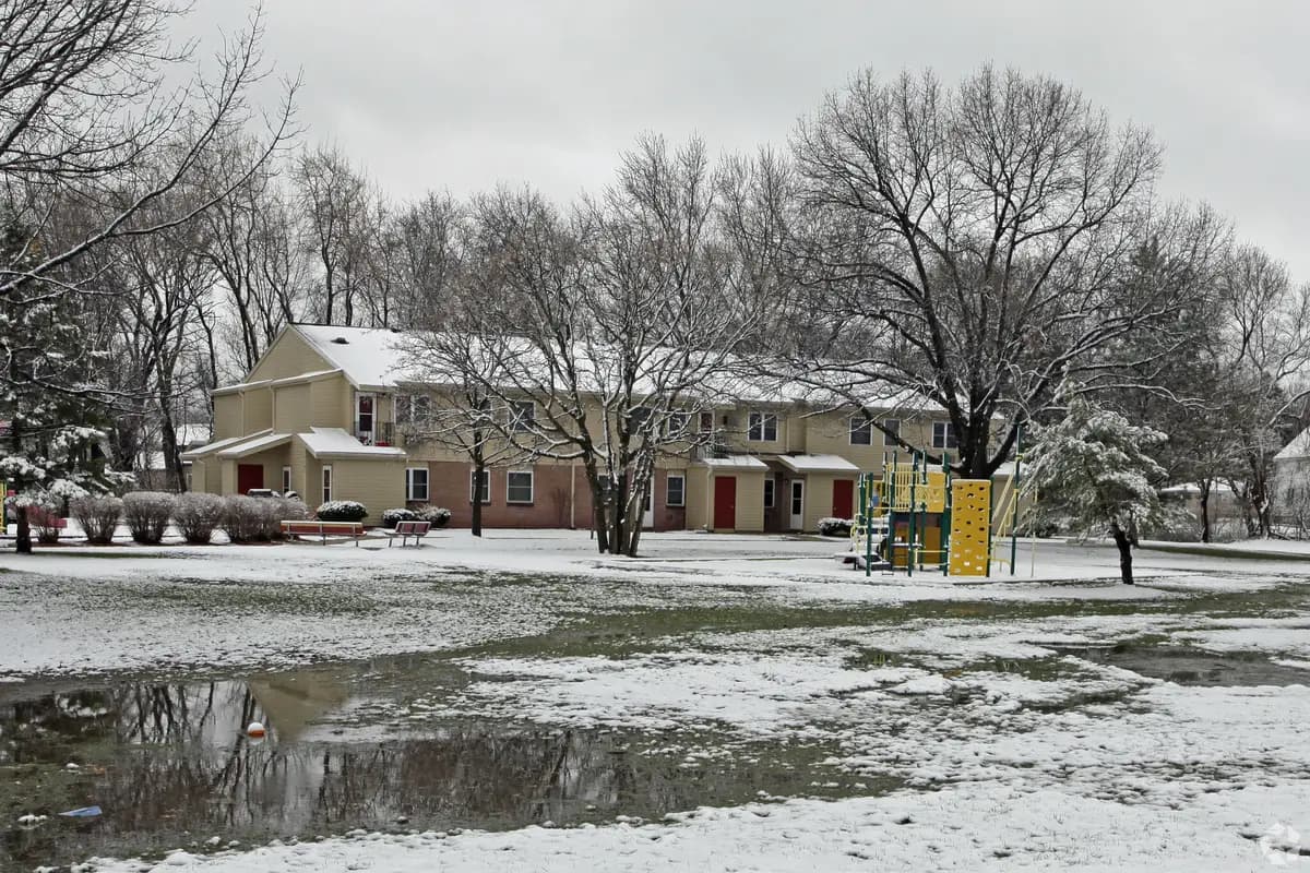 Milwaukee apartments for rent - image - sheridan-meadows-kenosha-wi-building-photo.jpg