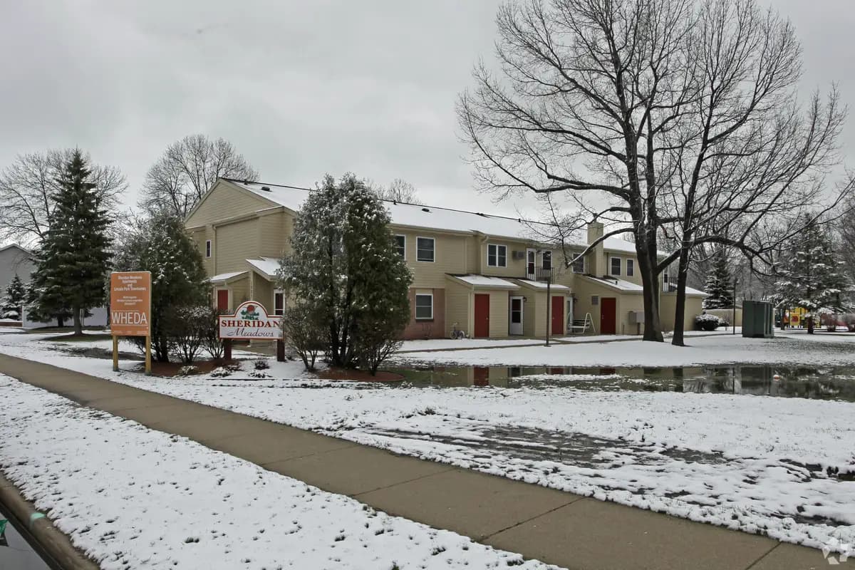 Milwaukee apartments for rent - Property image - Sheridan Meadows - 3