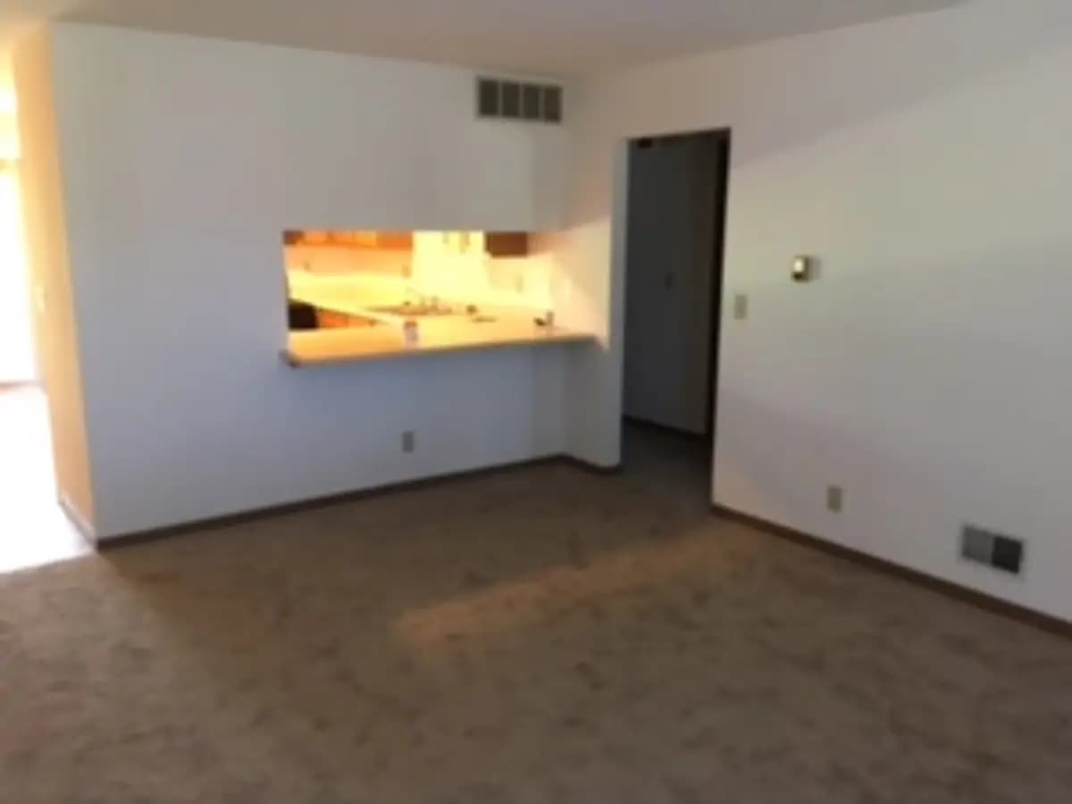Milwaukee apartments for rent - Property image - Villa Rosa Apartments - 3