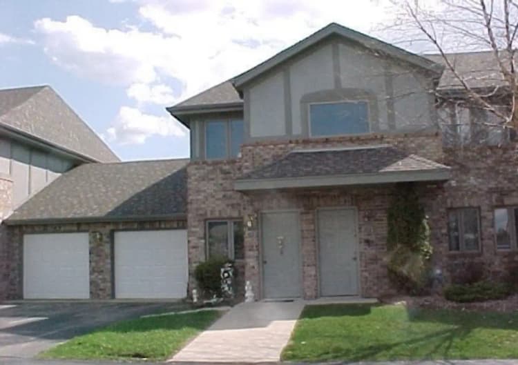 Milwaukee apartments for rent - image - villa-rosa-apartments-kenosha-wi-primary-photo.jpg