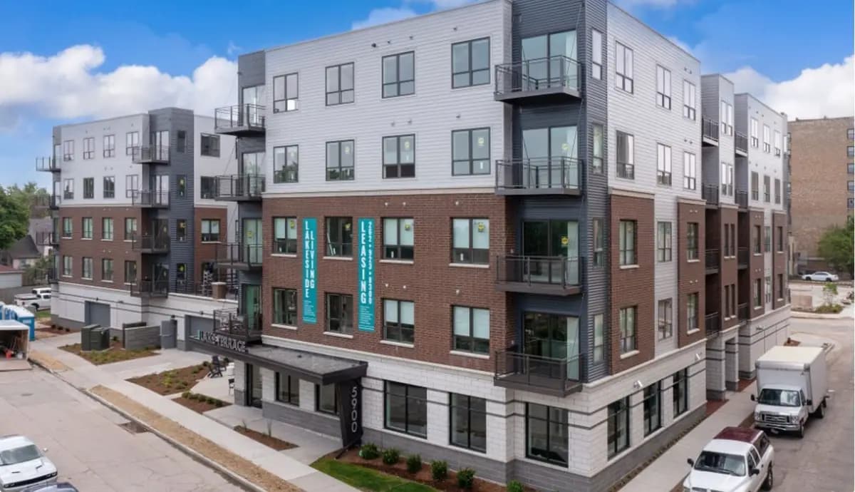 Milwaukee apartments for rent - image - Screenshot 2024-09-04 at 13-55-16 Lake Terrace Apartment in Downtown Kenosha! - Apartments in Kenosha WI Apartments.com.png